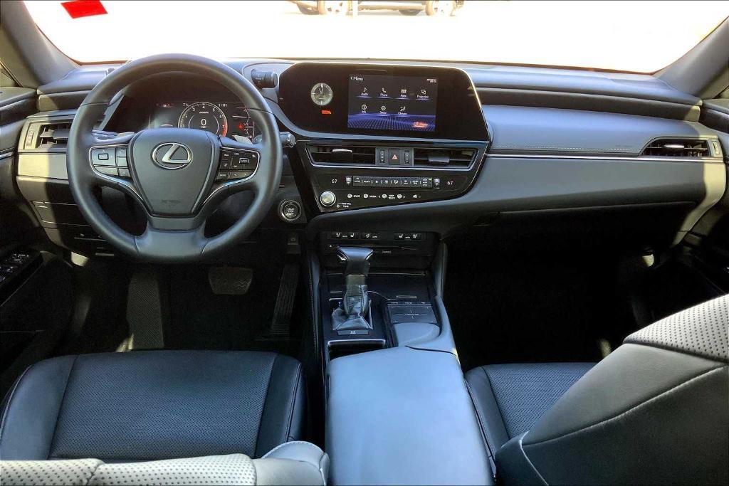 used 2022 Lexus ES 350 car, priced at $34,995