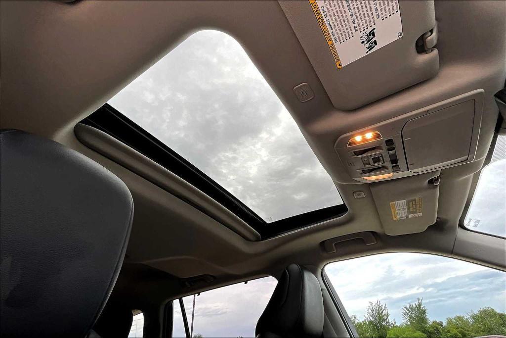 used 2023 Toyota Highlander car, priced at $37,495