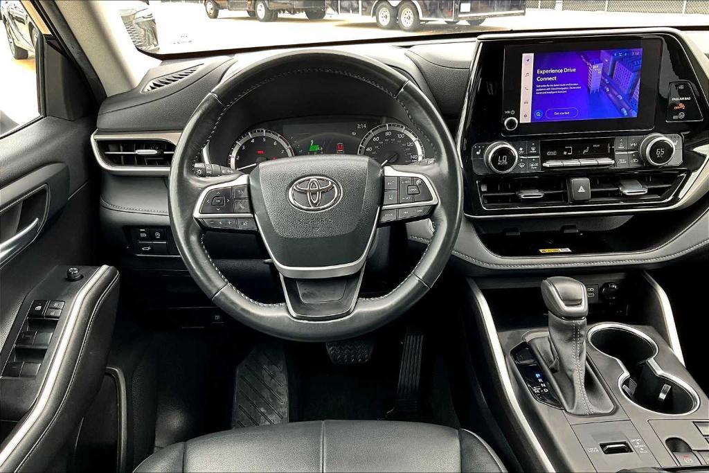 used 2023 Toyota Highlander car, priced at $37,495