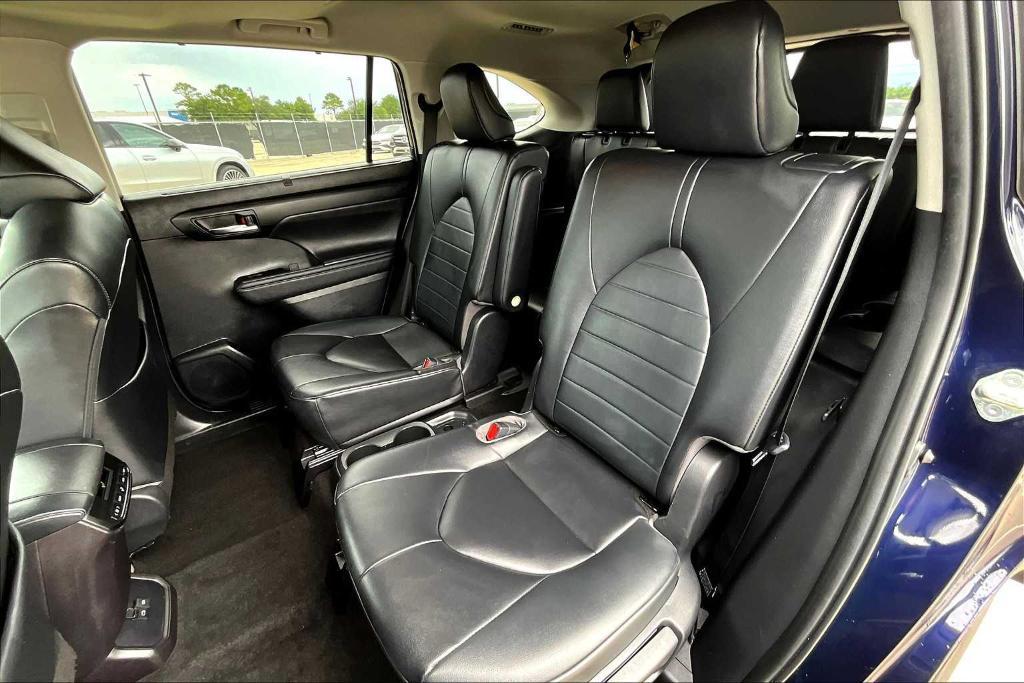 used 2023 Toyota Highlander car, priced at $37,495