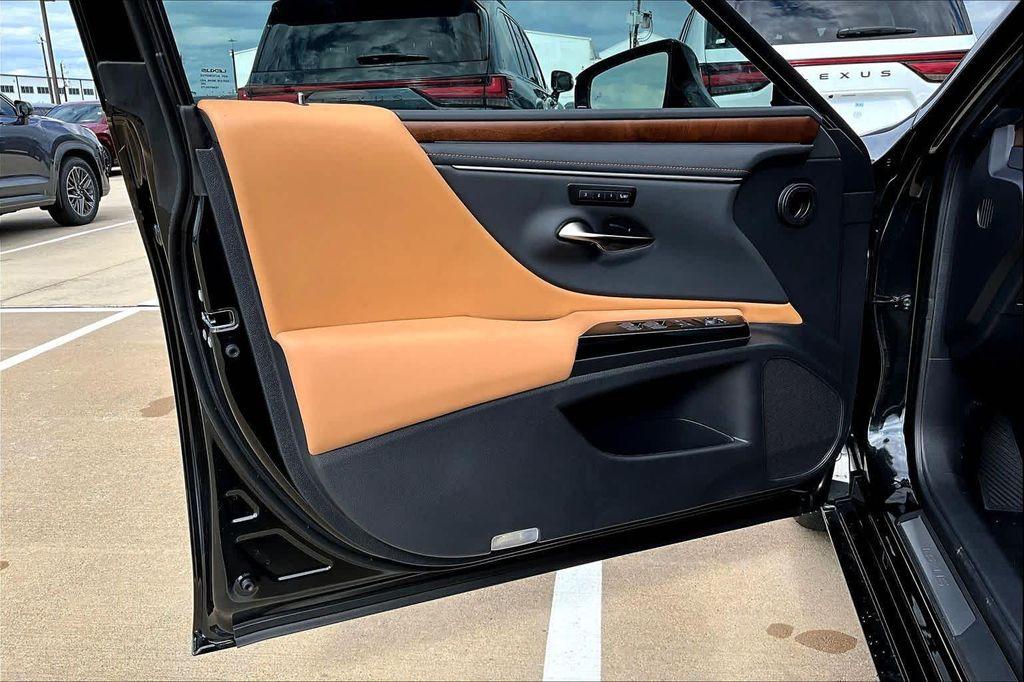 new 2025 Lexus ES 350 car, priced at $49,709