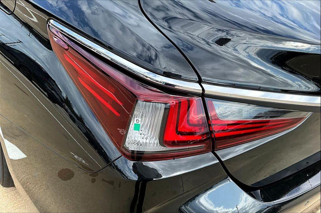 new 2025 Lexus ES 350 car, priced at $49,709