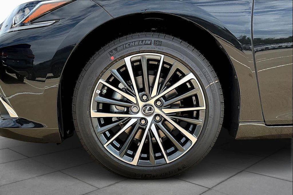 new 2025 Lexus ES 350 car, priced at $49,709
