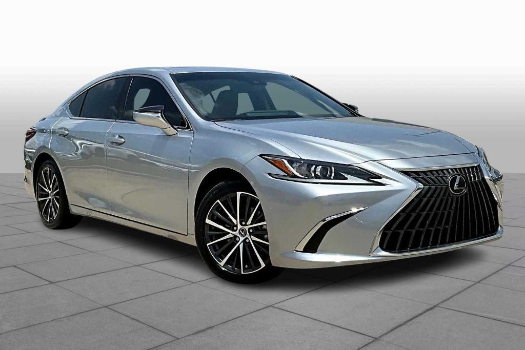 used 2025 Lexus ES 300h car, priced at $49,995