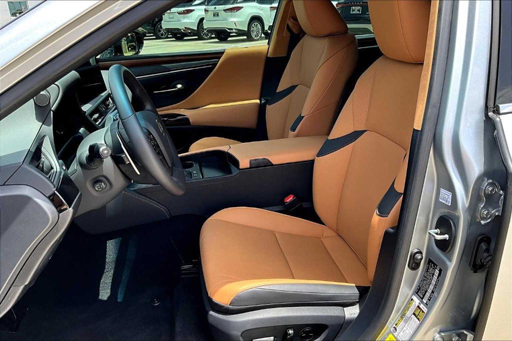 used 2025 Lexus ES 300h car, priced at $49,995