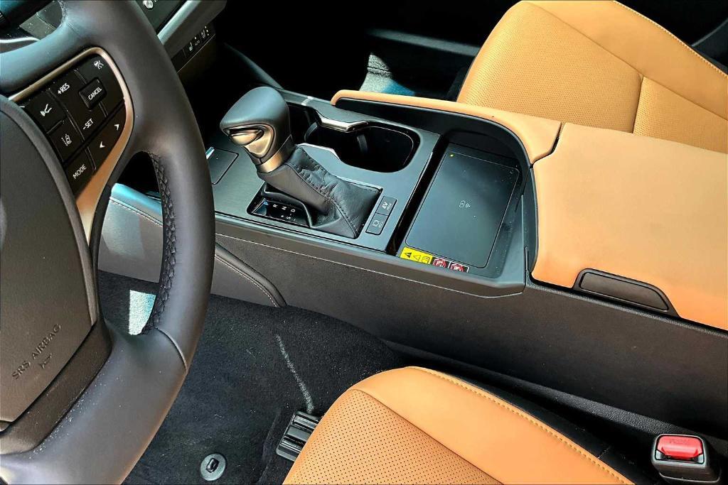 used 2025 Lexus ES 300h car, priced at $49,995