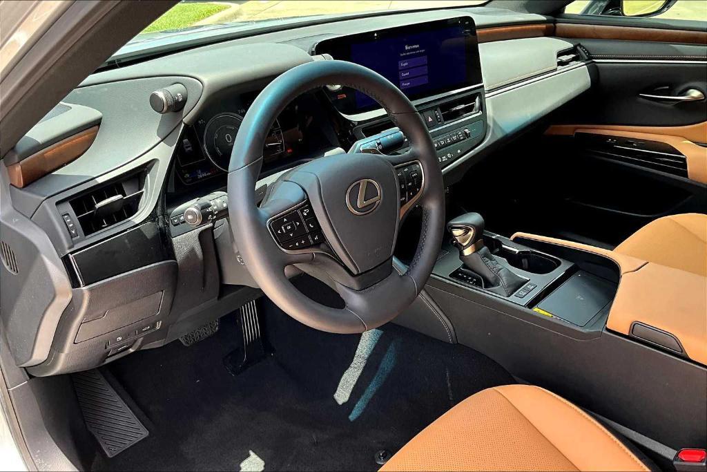 used 2025 Lexus ES 300h car, priced at $49,995