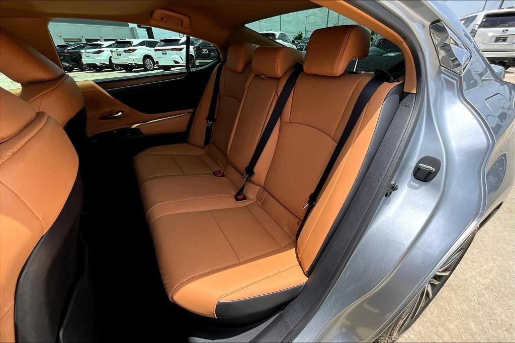 used 2025 Lexus ES 300h car, priced at $49,995