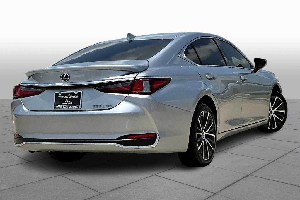 used 2025 Lexus ES 300h car, priced at $49,995