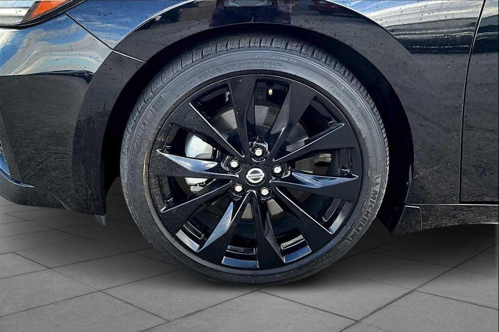 used 2022 Nissan Maxima car, priced at $25,995