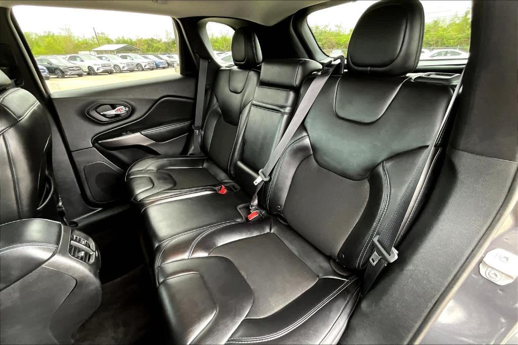 used 2019 Jeep Cherokee car, priced at $18,495