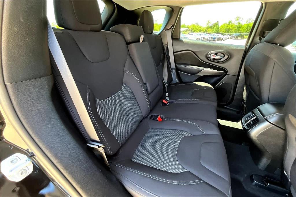 used 2021 Jeep Cherokee car, priced at $16,495