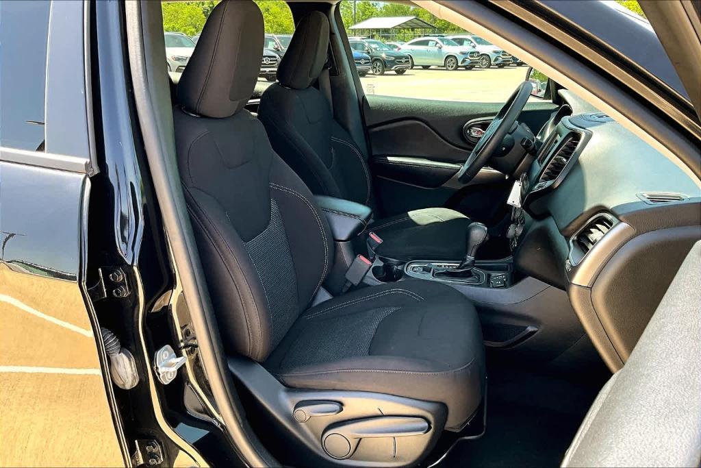 used 2021 Jeep Cherokee car, priced at $16,495