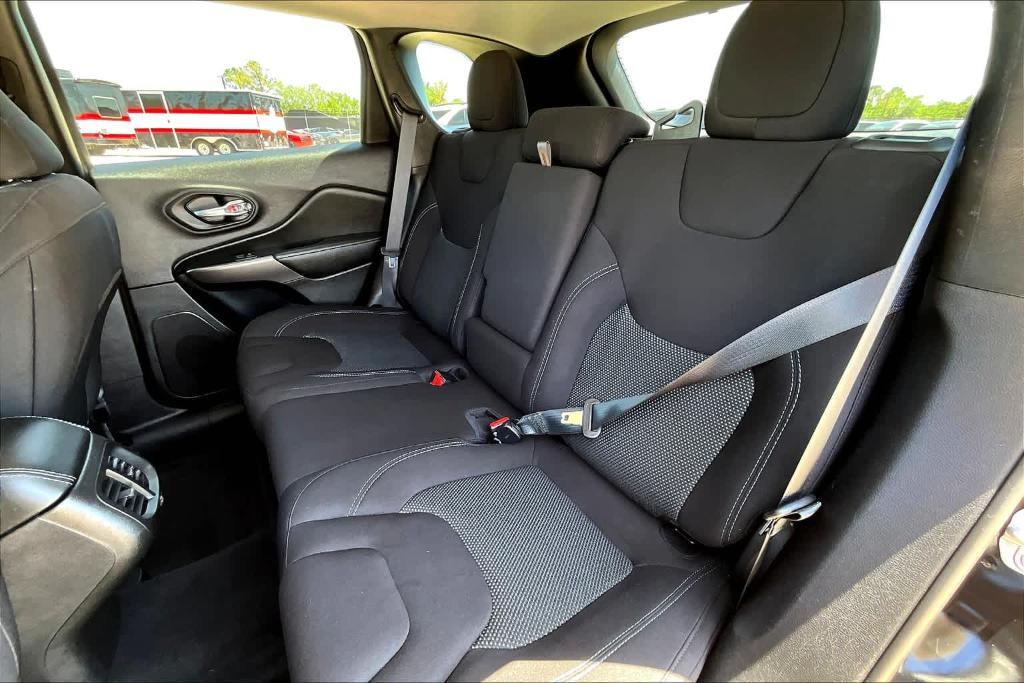 used 2021 Jeep Cherokee car, priced at $16,495