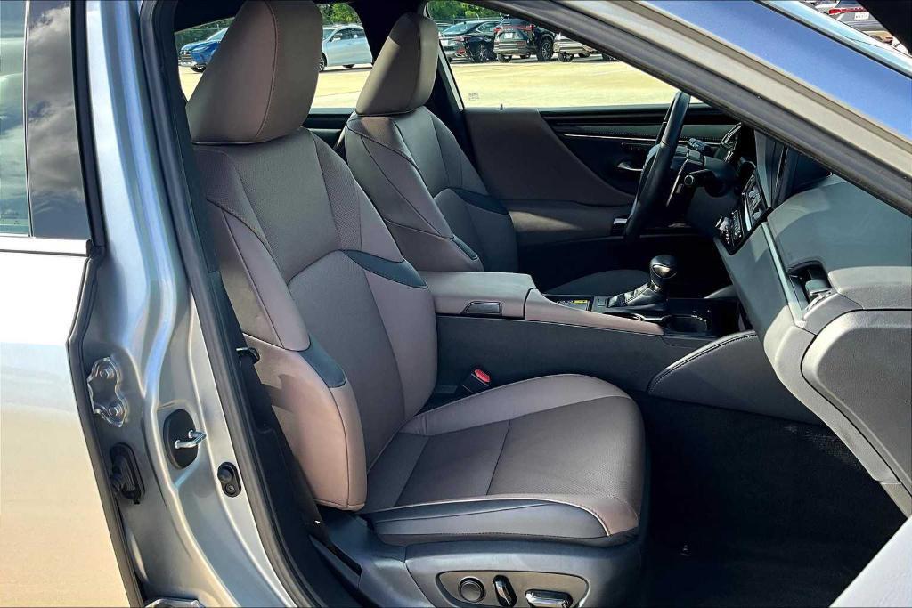 used 2024 Lexus ES 350 car, priced at $43,995