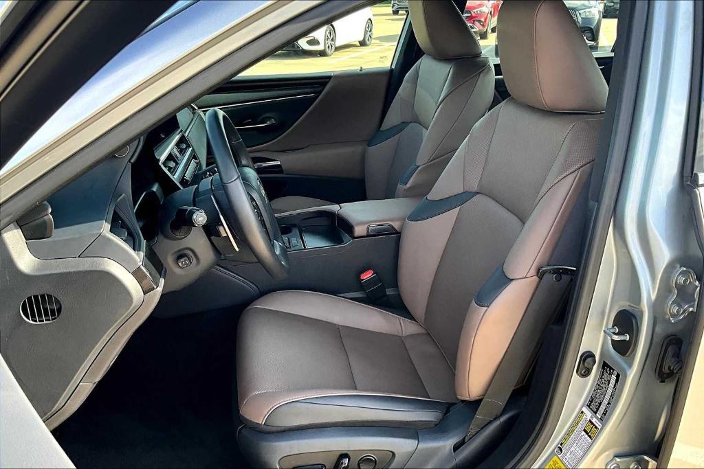 used 2024 Lexus ES 350 car, priced at $43,995