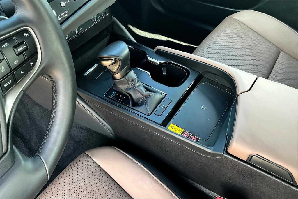 used 2024 Lexus ES 350 car, priced at $43,995