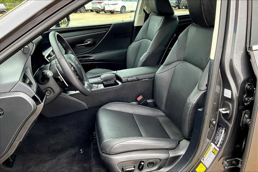 used 2022 Lexus ES 350 car, priced at $35,995