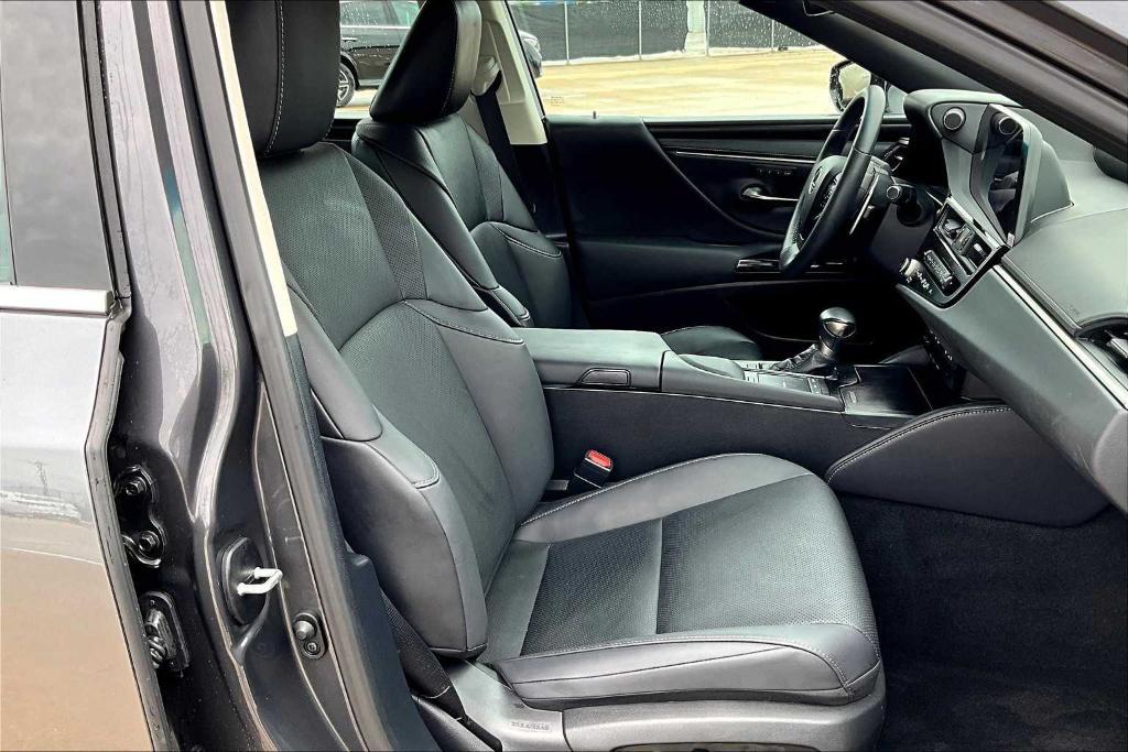 used 2022 Lexus ES 350 car, priced at $35,995