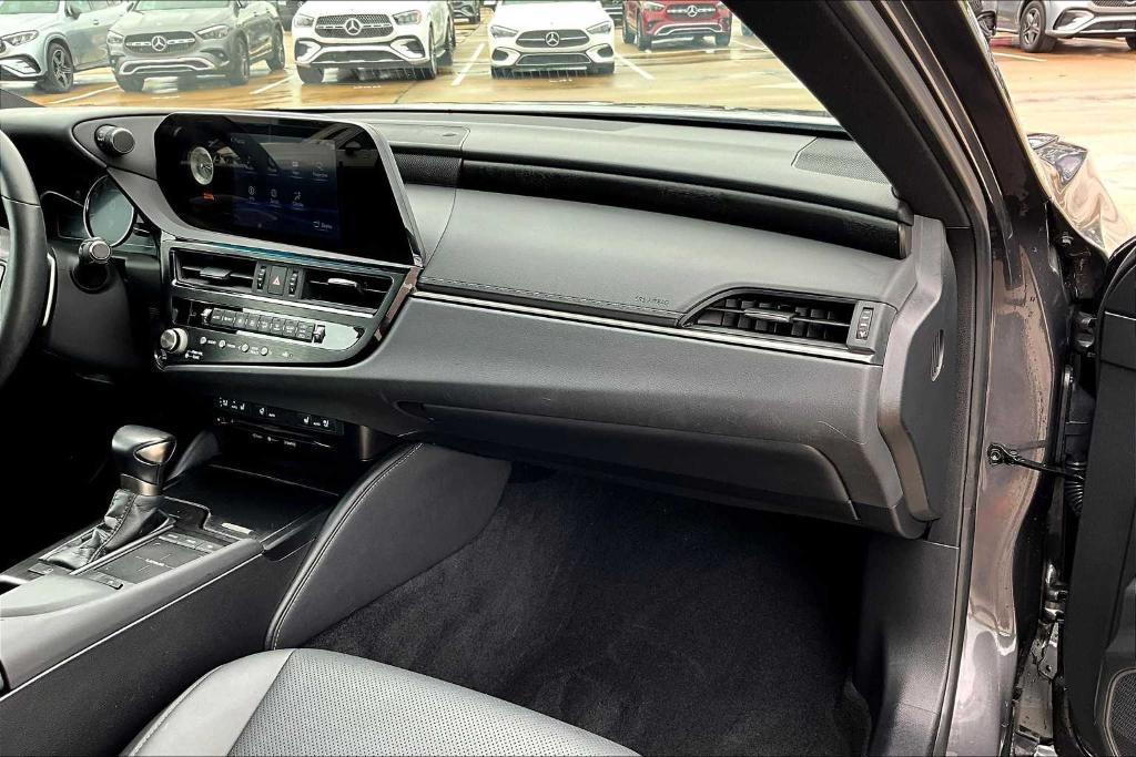used 2022 Lexus ES 350 car, priced at $35,995