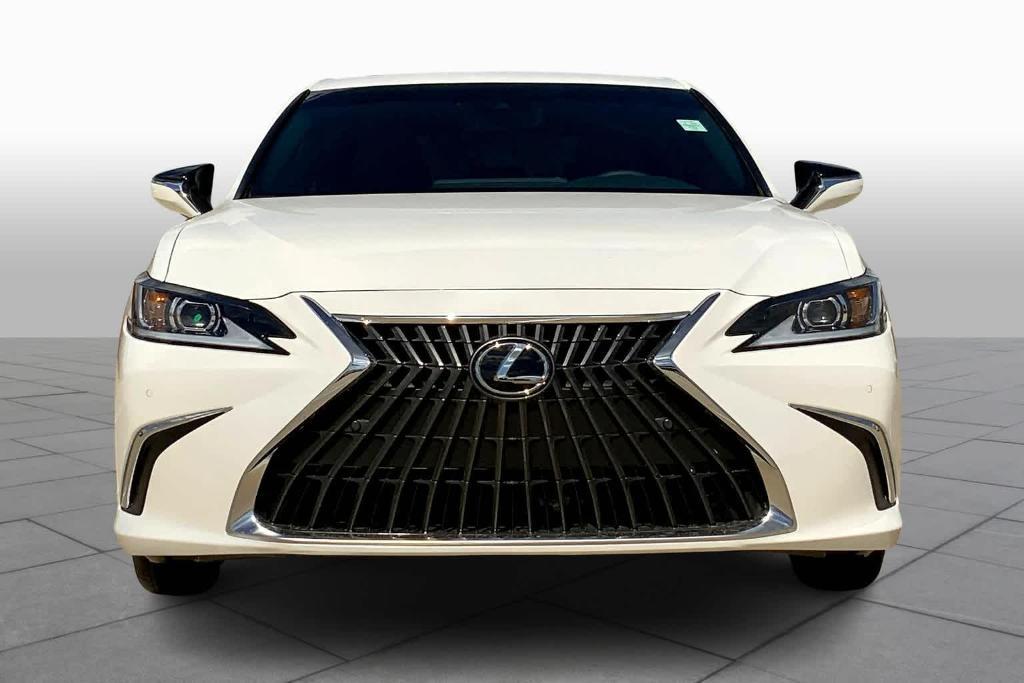 new 2025 Lexus ES 300h car, priced at $52,119