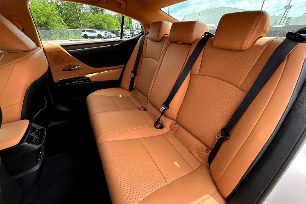 used 2024 Lexus ES 350 car, priced at $42,995