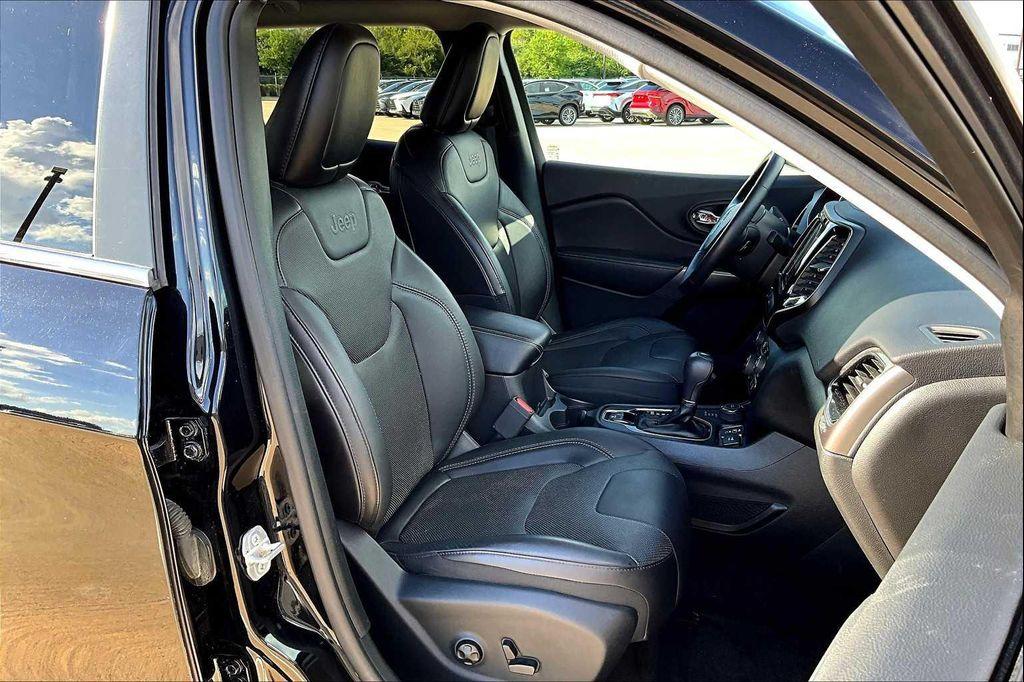 used 2019 Jeep Cherokee car, priced at $18,995
