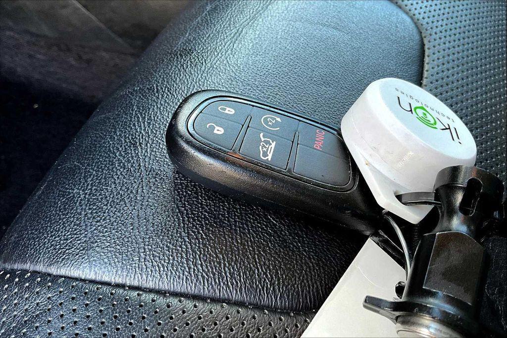 used 2019 Jeep Cherokee car, priced at $18,995