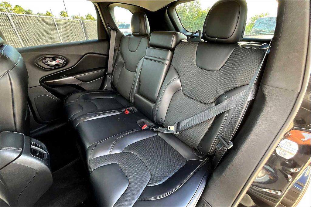 used 2019 Jeep Cherokee car, priced at $18,995