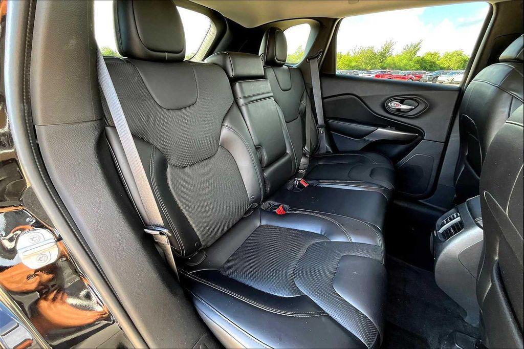 used 2019 Jeep Cherokee car, priced at $18,995