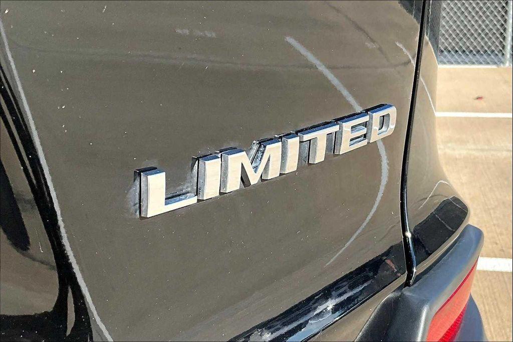 used 2019 Jeep Cherokee car, priced at $18,995