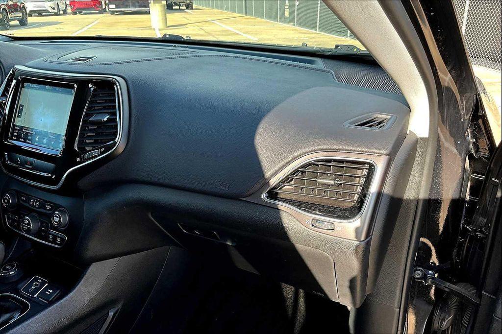 used 2019 Jeep Cherokee car, priced at $18,995