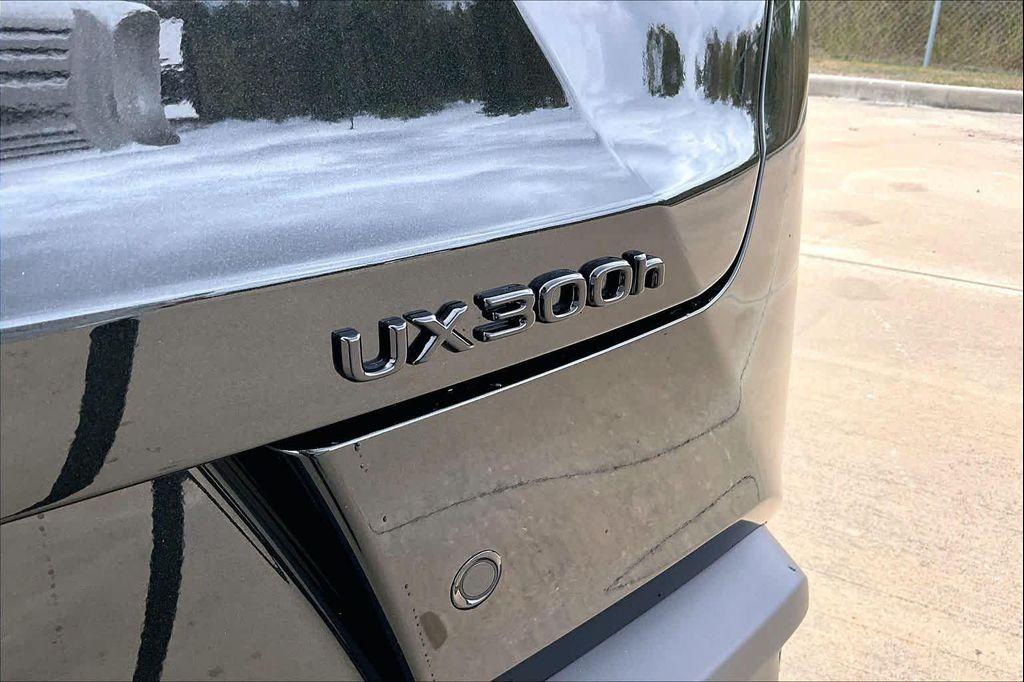 new 2025 Lexus UX 300h car, priced at $43,514