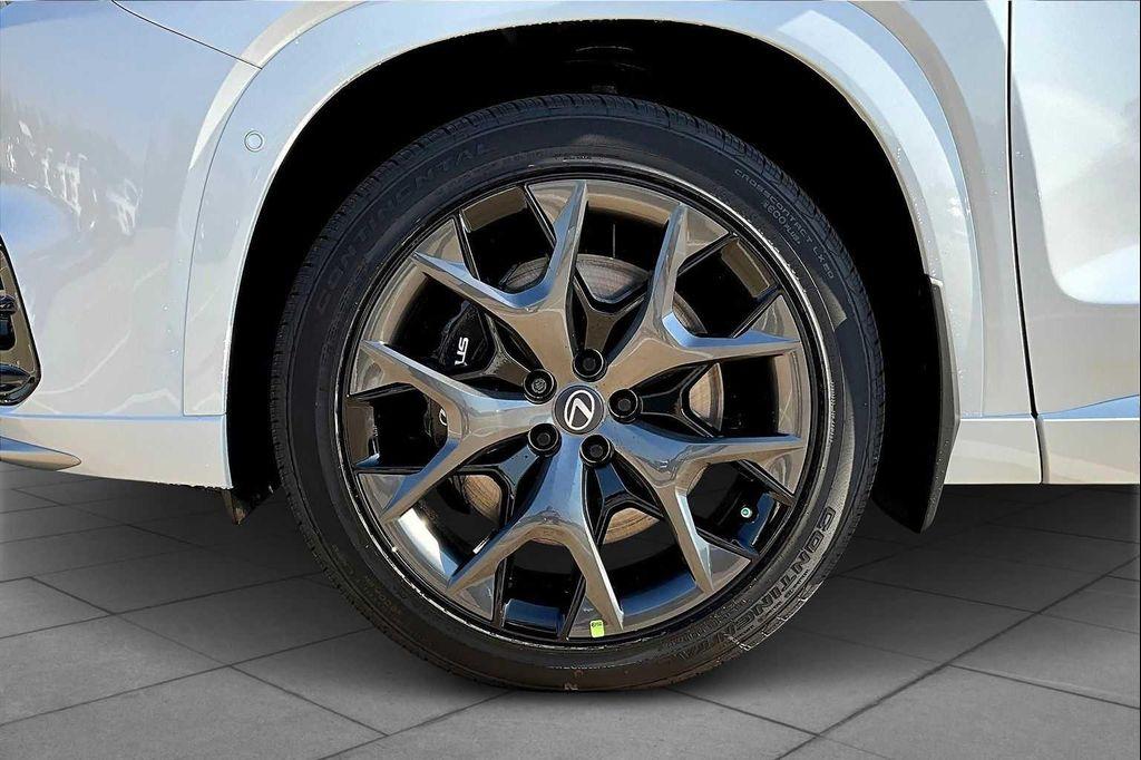 new 2026 Lexus TX 500h car, priced at $75,701