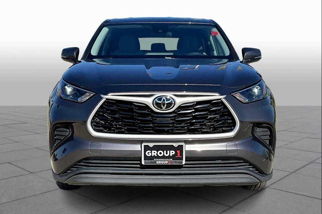 used 2022 Toyota Highlander car, priced at $25,995