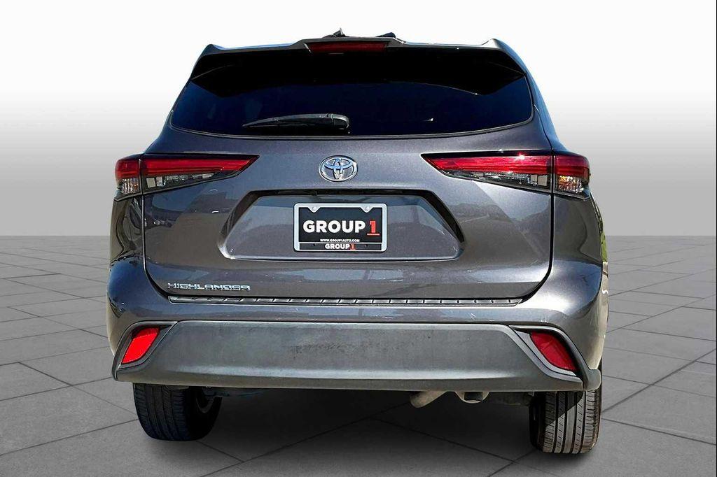 used 2022 Toyota Highlander car, priced at $25,995