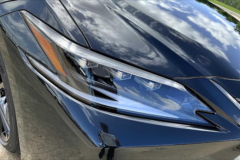 new 2025 Lexus ES 350 car, priced at $52,349