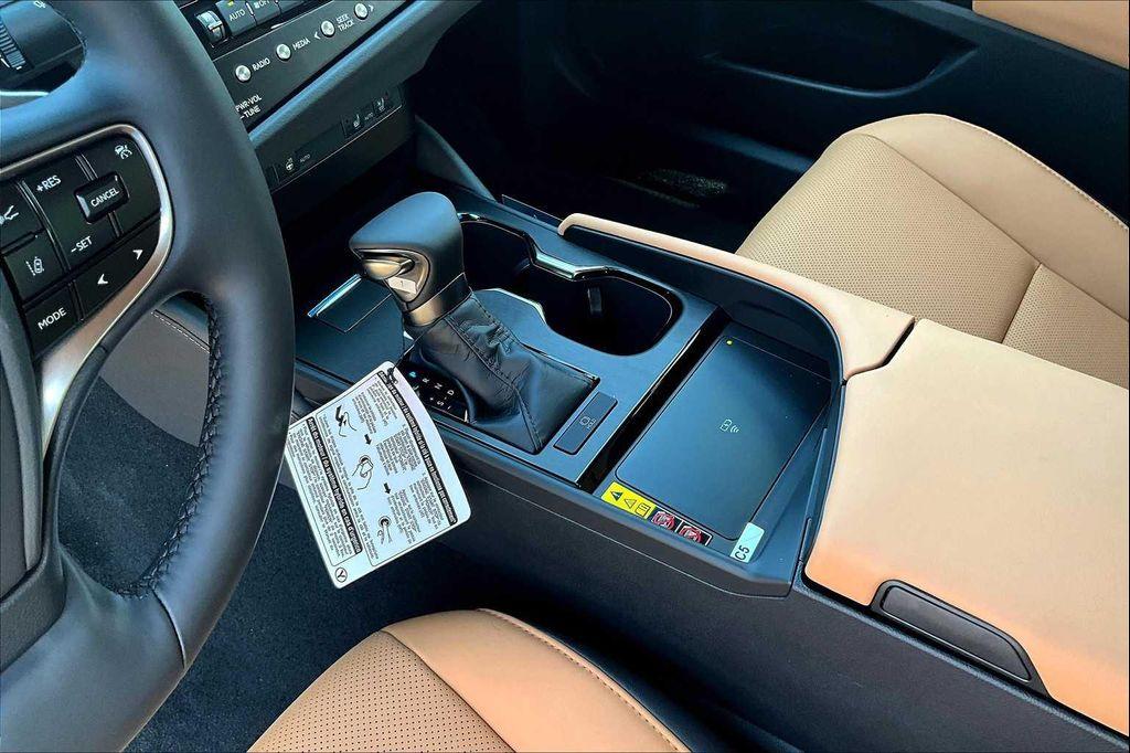 new 2025 Lexus ES 350 car, priced at $49,189