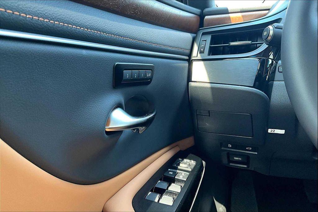 new 2025 Lexus ES 350 car, priced at $49,189