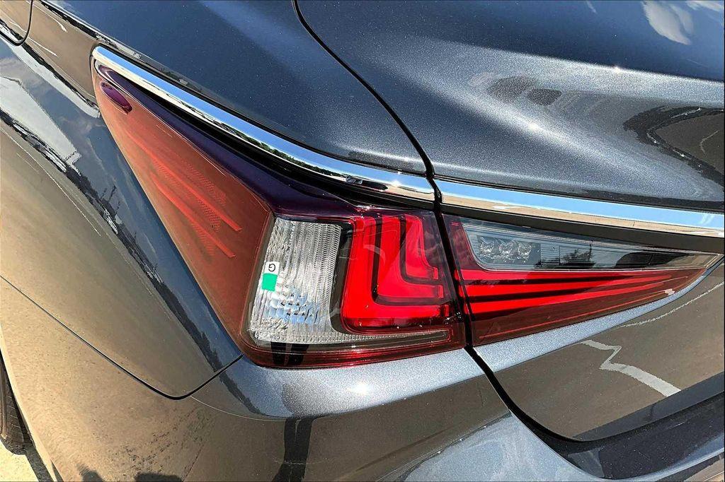 new 2025 Lexus ES 350 car, priced at $49,189