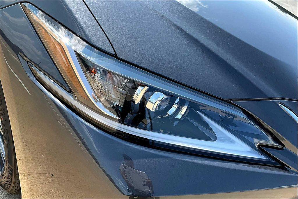 new 2025 Lexus ES 350 car, priced at $49,189