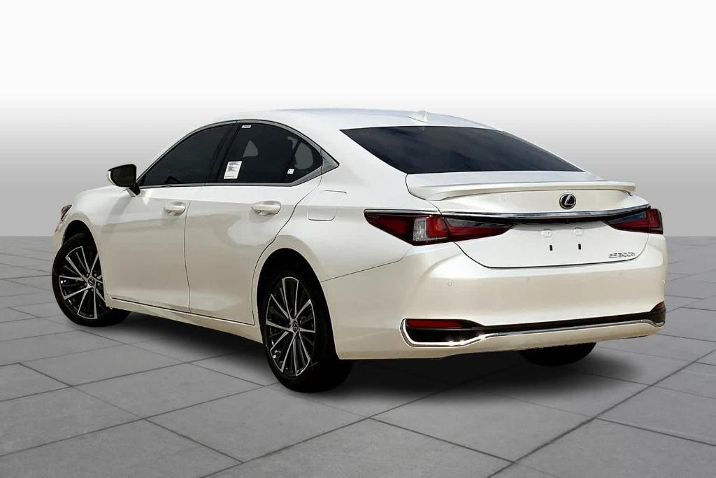 new 2025 Lexus ES 300h car, priced at $53,079