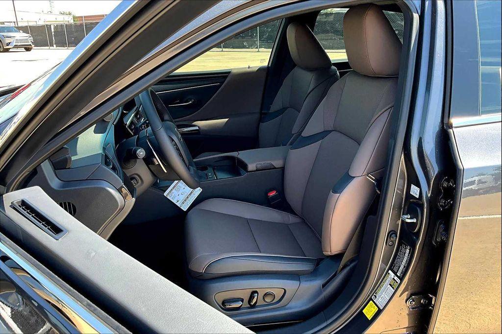 new 2025 Lexus ES 300h car, priced at $52,209
