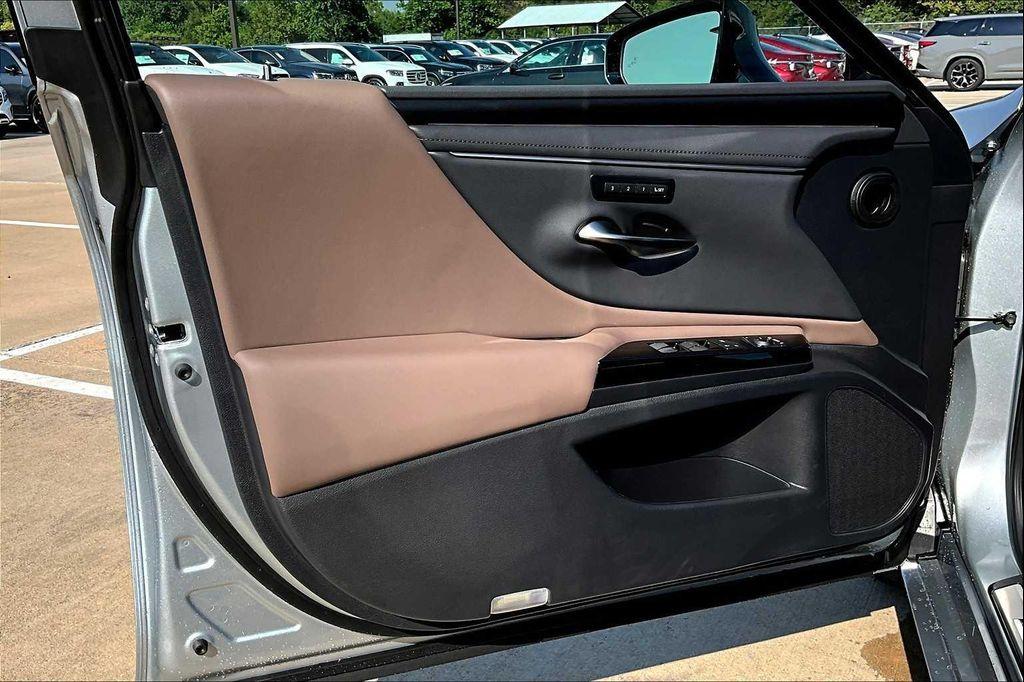 new 2025 Lexus ES 350 car, priced at $51,219
