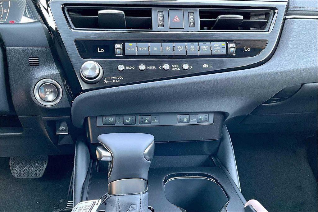 new 2025 Lexus ES 350 car, priced at $51,219