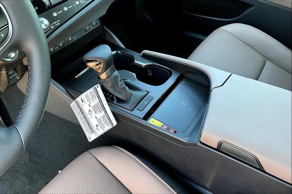 new 2025 Lexus ES 350 car, priced at $51,219