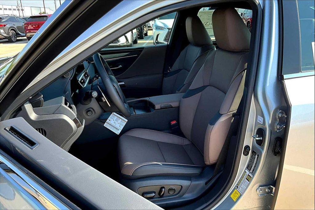 new 2025 Lexus ES 350 car, priced at $51,219