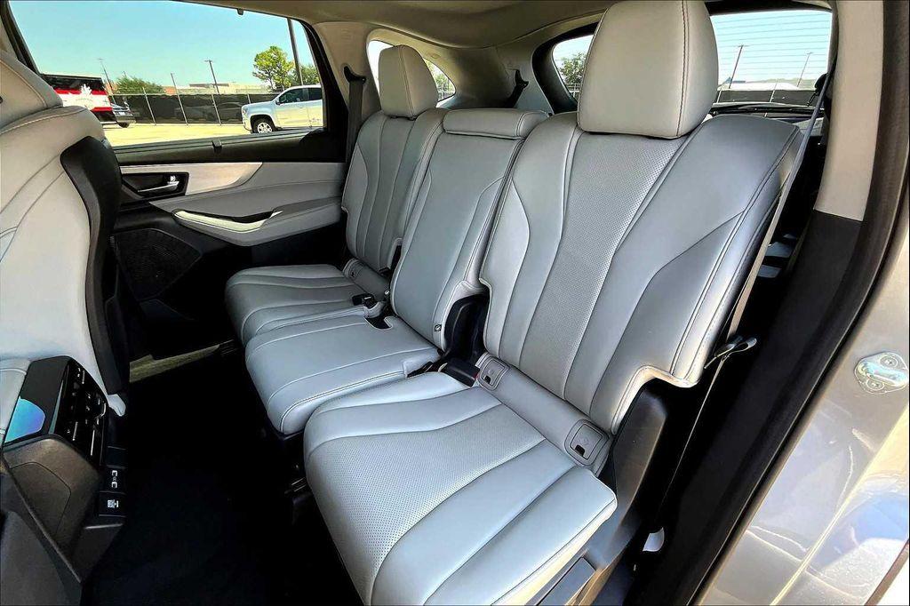 used 2023 Acura MDX car, priced at $40,495