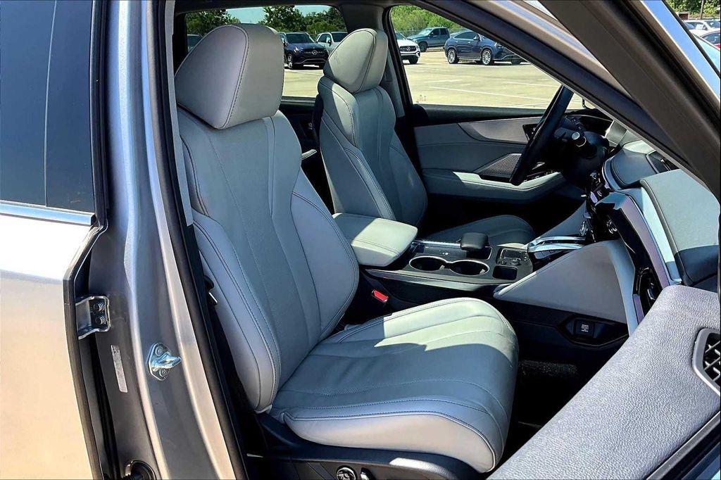 used 2023 Acura MDX car, priced at $40,495