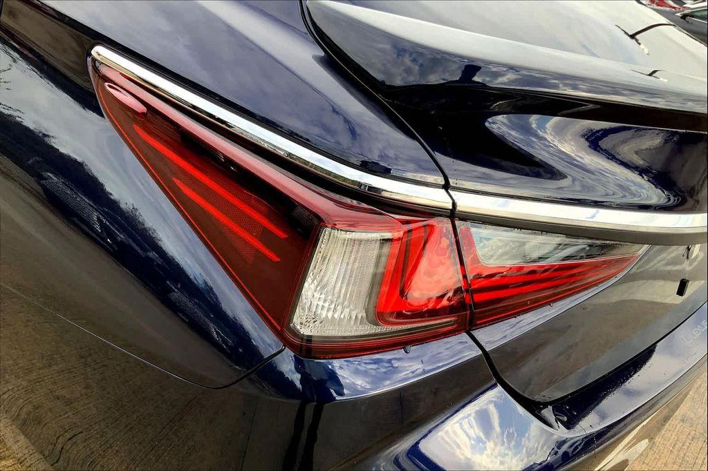 new 2025 Lexus ES 350 car, priced at $57,484